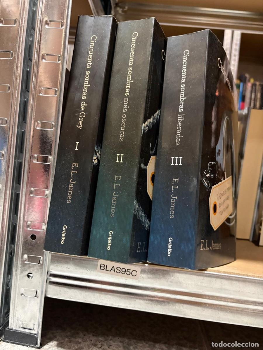 Libros de segunda mano: BLAS95C E. L. James &mdash; Cincuenta sombras de Grey -m&aacute;s oscuras-liberaras, trilog&iacute;a