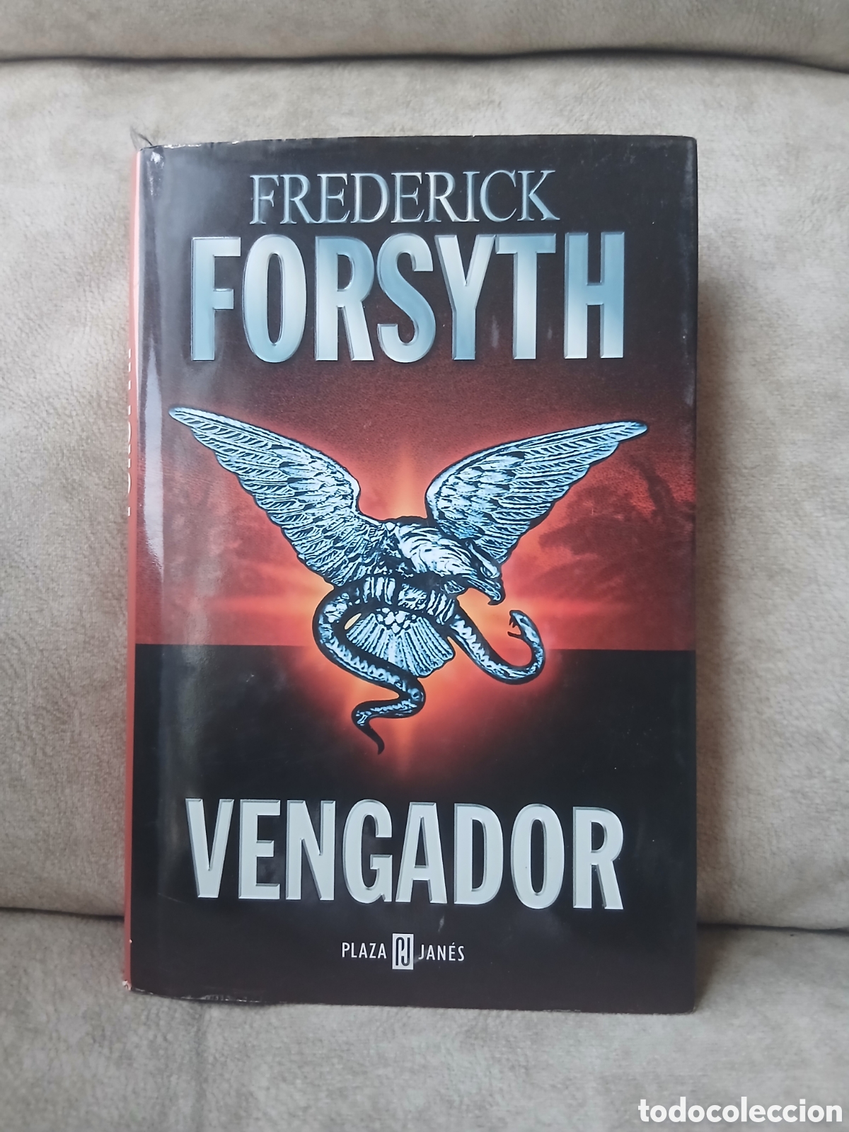 Libros de segunda mano: Libro Vengador -Frederick Forsyth- Ed. Plaza & Janes
