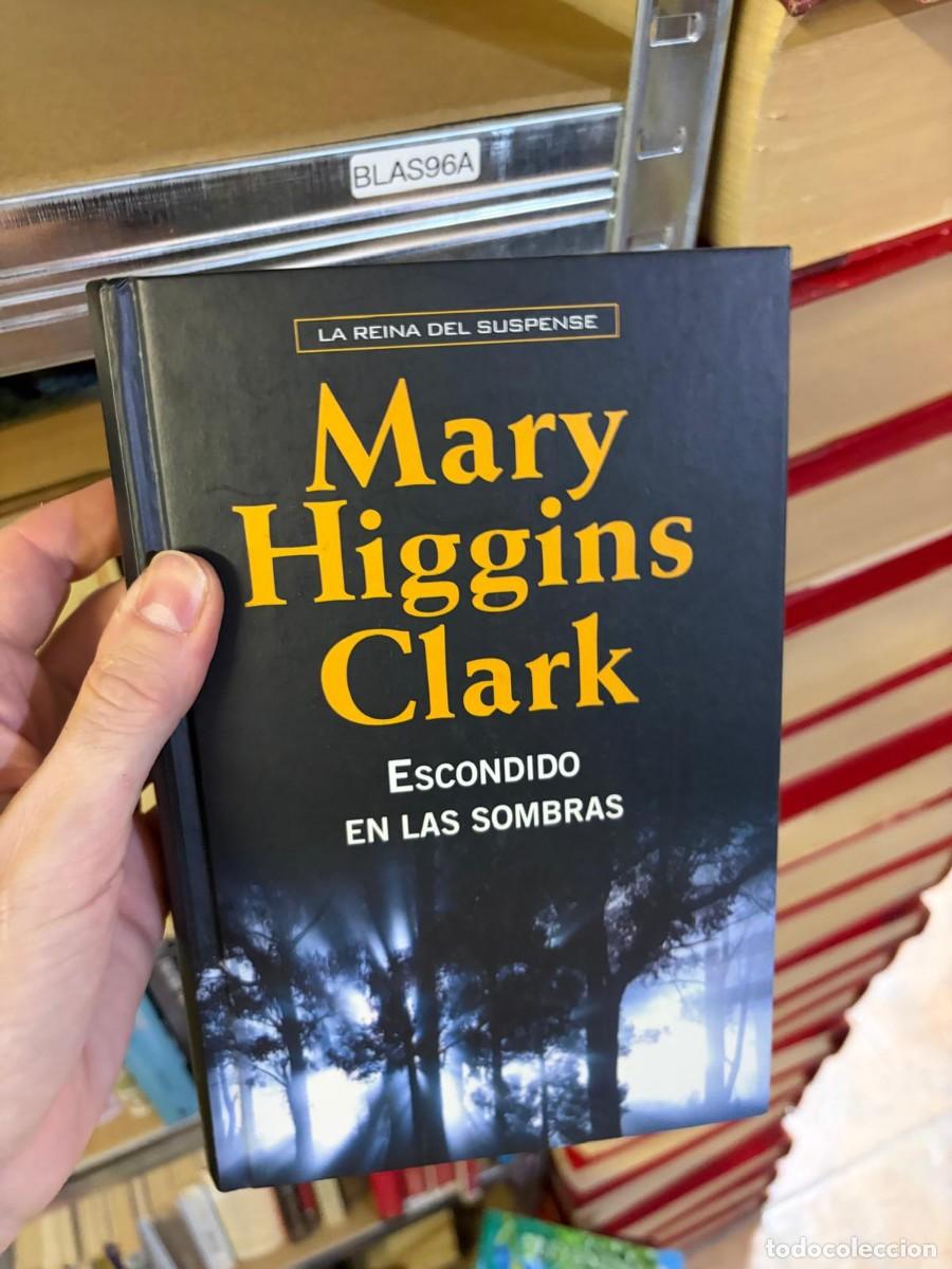 Libros de segunda mano: BLAS96A Mary Higgins Clark, Escondido en las sombras. RBA, colecci&oacute;n La Reina del Suspense.