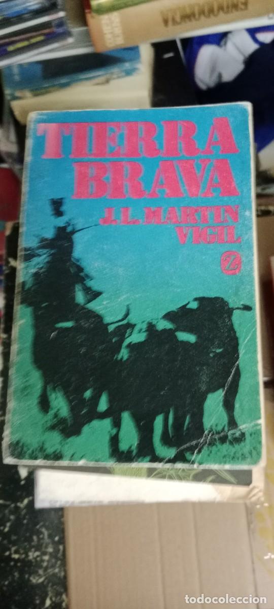 Libros de segunda mano: TIERRA BRAVA MARTIN VIGIL LIBRO E-SAN