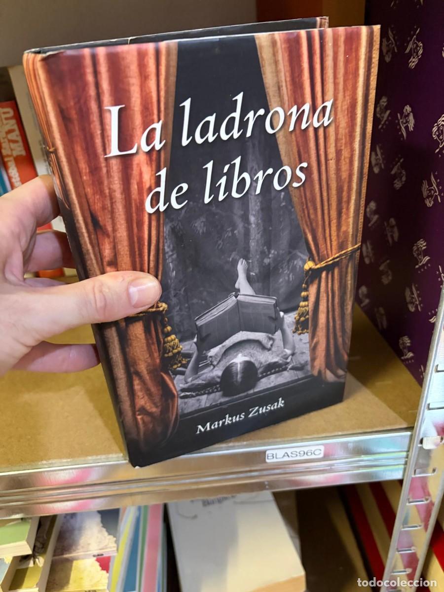 Libros de segunda mano: BLAS96C Markus Zusak, La ladrona de libros &mdash; Lumen.