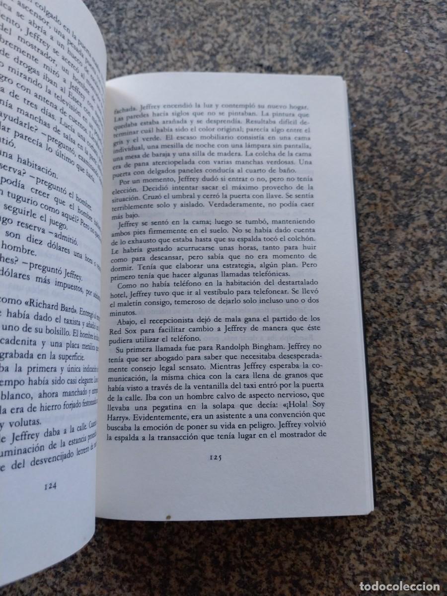 Libros de segunda mano: INTENCION CRIMINAL -- RTOBIN COOK -- CIRCULO -- - Foto 2