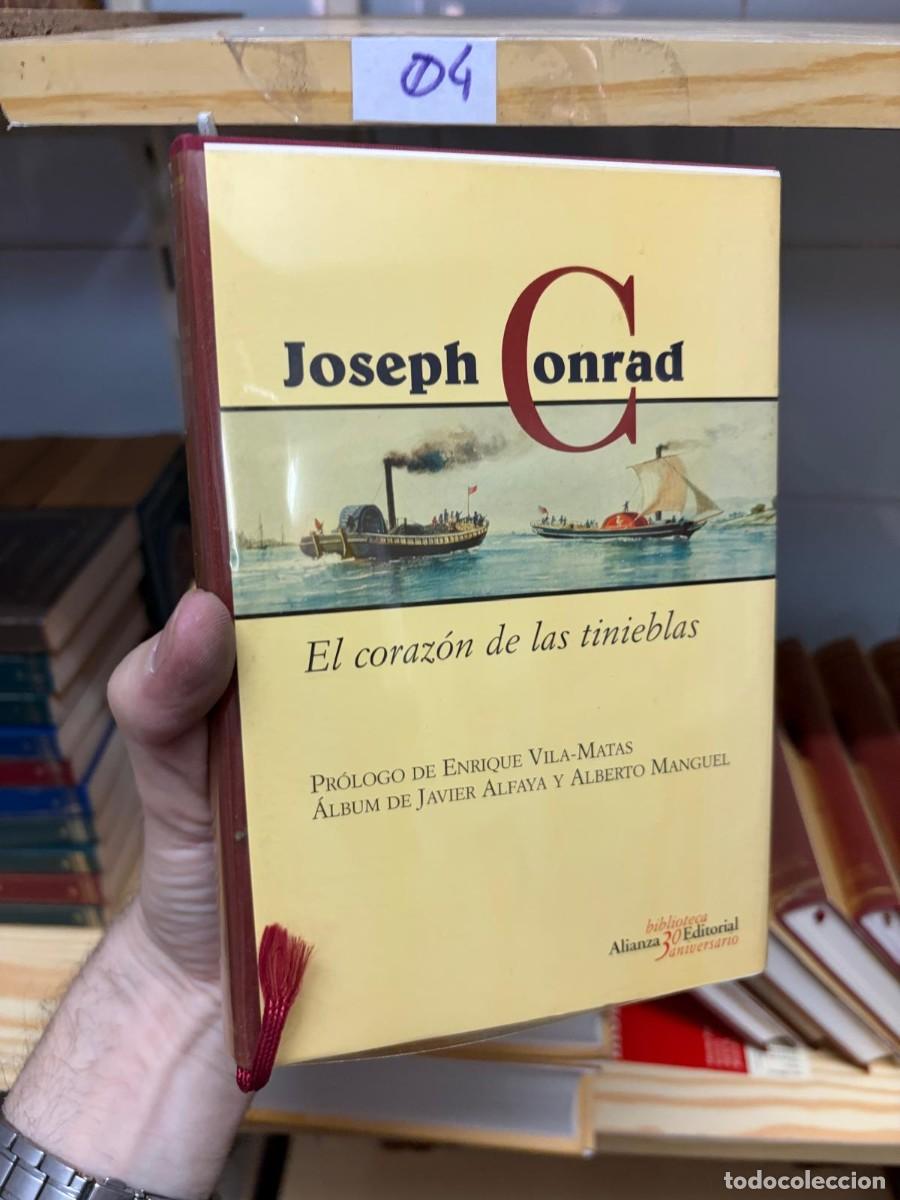 Libros de segunda mano: 04 Joseph Conrad, El coraz&oacute;n de las tinieblas, Alianza Editorial, Biblioteca 30 Aniversario