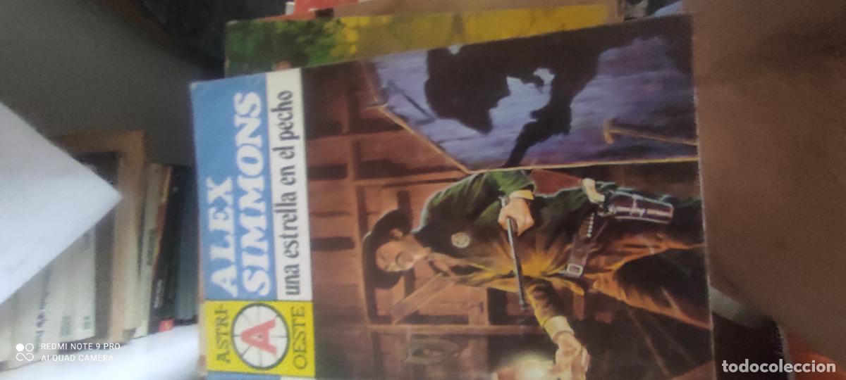 Libri di seconda mano: Una estrella en el pecho. Alex Simmons