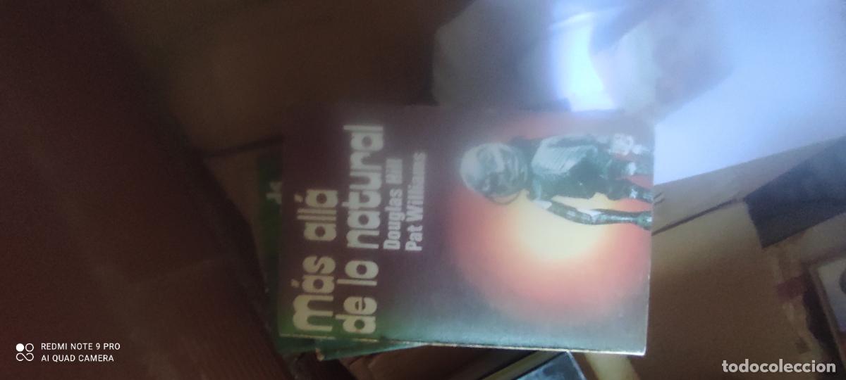 Libros de segunda mano: Douglas Hill, Pat Williams: M&Aacute;S ALL&Aacute; DE LO NATURAL.