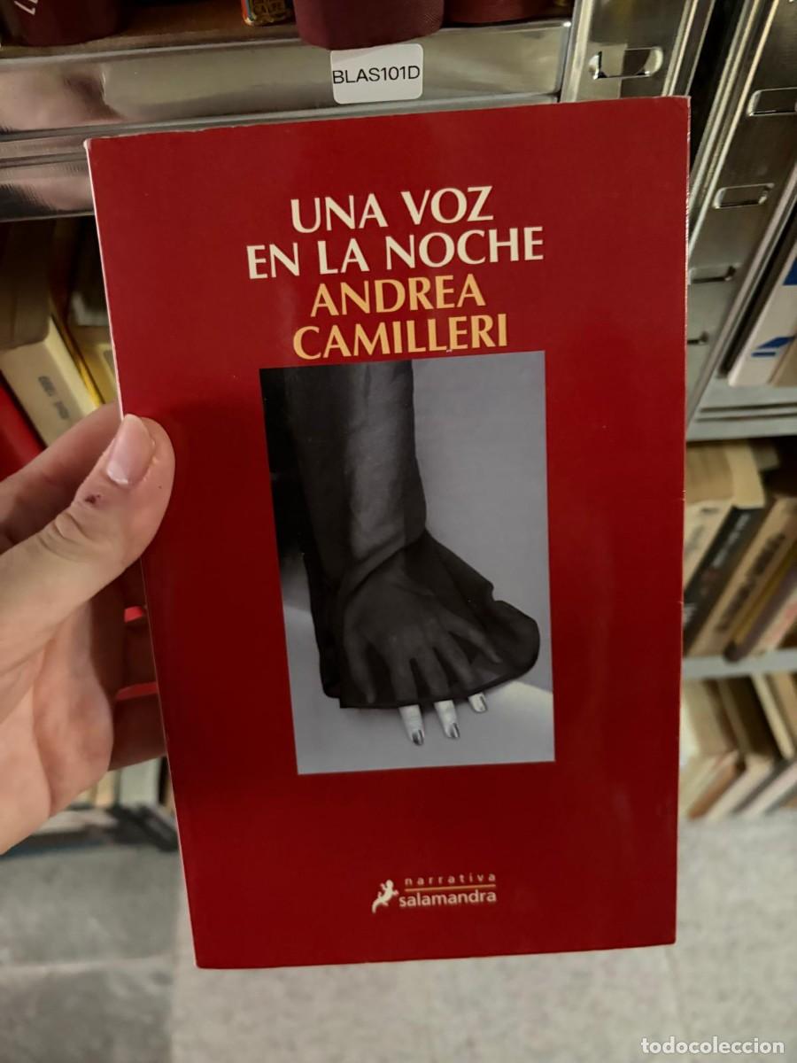 Libros de segunda mano: BLAS101D Una voz en la noche, Andrea Camilleri, Narrativa Salamandra
