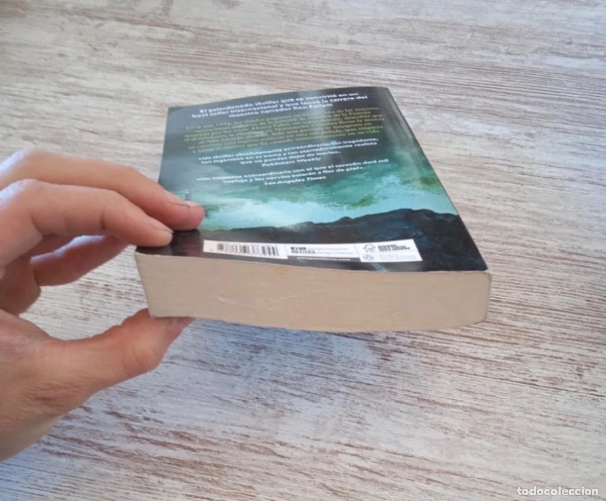 Libros de segunda mano: Libro La isla de las tormentas | Ken Follet | 2023 - Foto 3