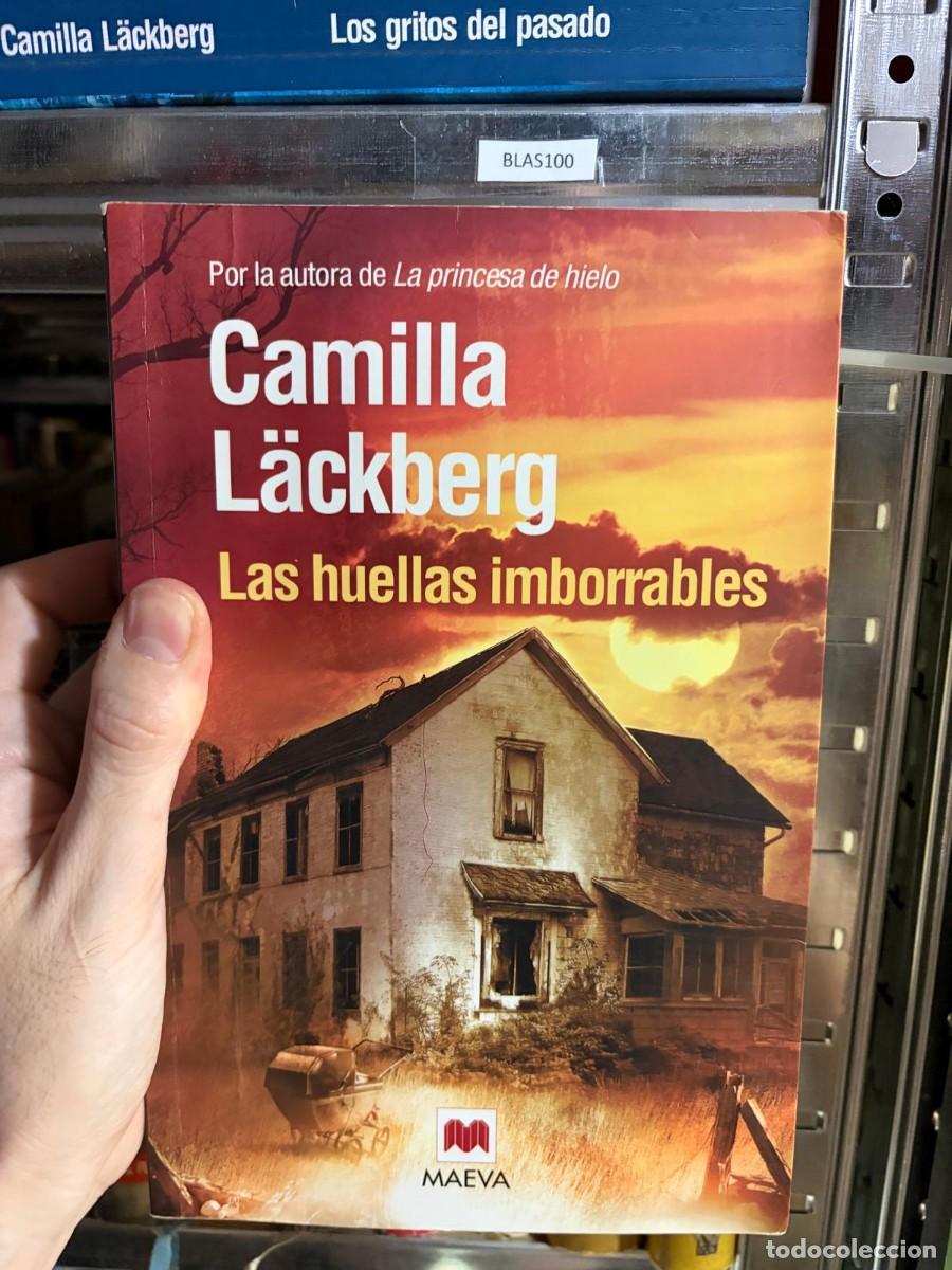 Libros de segunda mano: BLAS100 Camilla L&auml;ckberg Las huellas imborrables Maeva