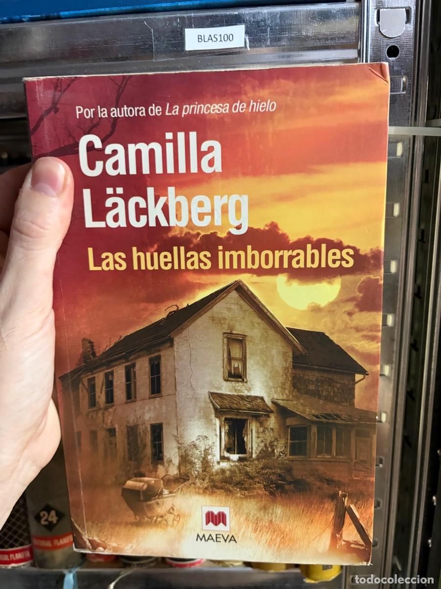 Libros de segunda mano: BLAS100 Camilla L&auml;ckberg Las huellas imborrables Maeva