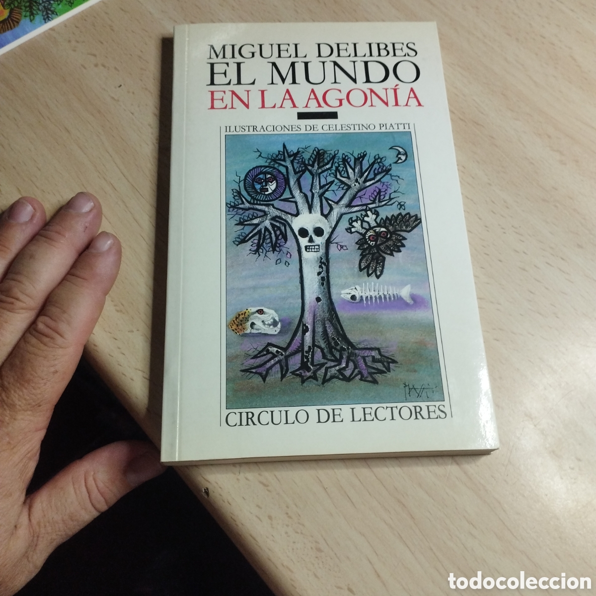 Libros de segunda mano: El mundo en la agon&iacute;a. Miguel Delibes. Edici&oacute;n especial Circulo de lectores + 6 postales..