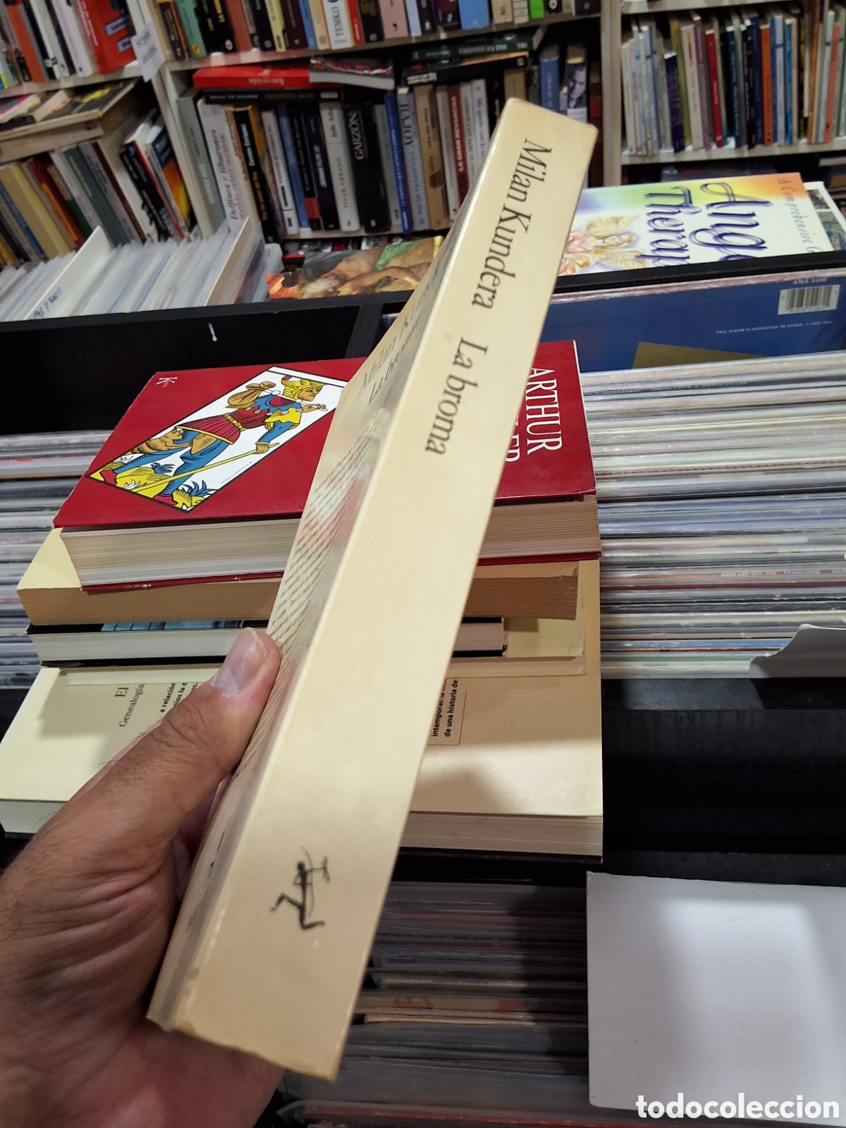 Libros de segunda mano: LA BROMA - MILAN KUNDERA - ENV&Iacute;O DESDE 1&euro; - Foto 3