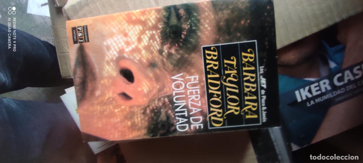 Libros de segunda mano: Fuerza de voluntad, B&aacute;rbara Taylor Bradford.