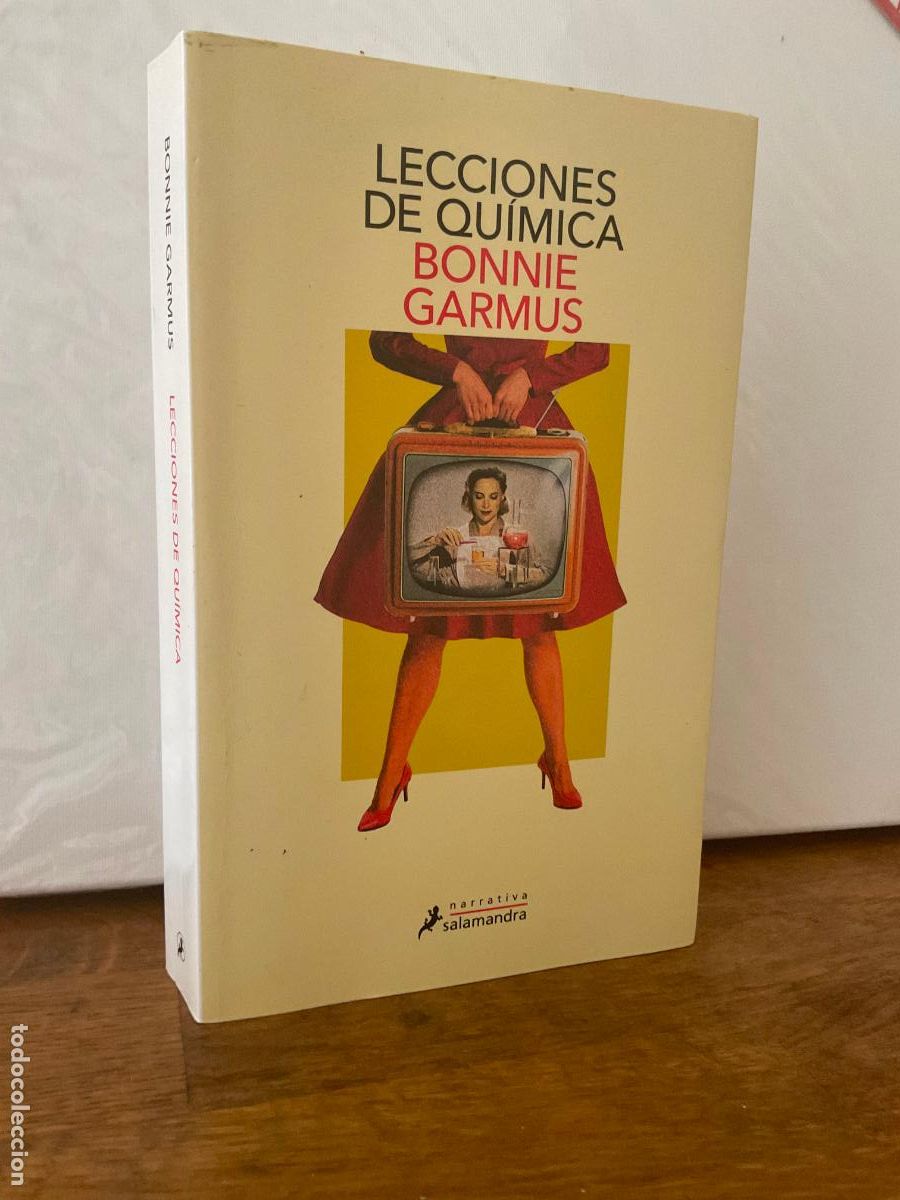 Libros de segunda mano: LECCIONES DE QU&Iacute;MICA - BONNIE GARMUS - SALAMANDRA - BUEN ESTADO