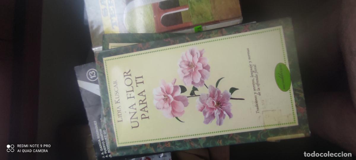 Libros de segunda mano: Una Flor para t&iacute;. Lidia Kuscar