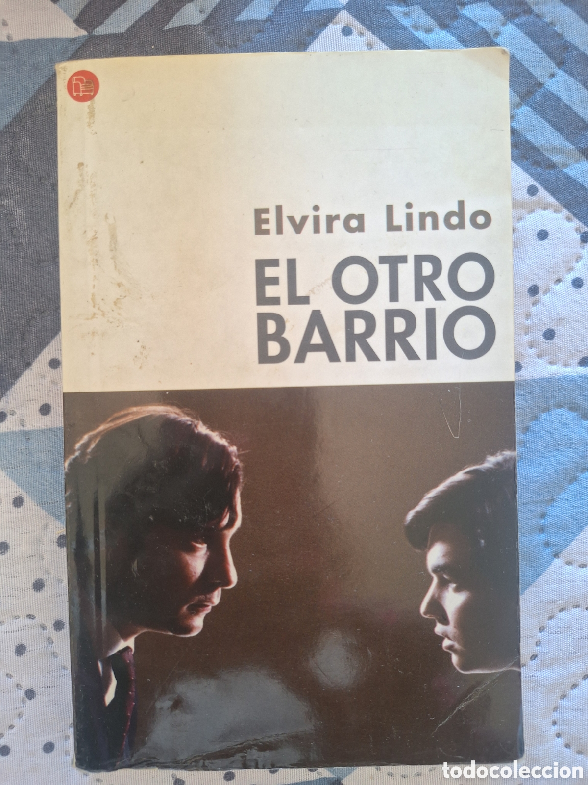 Libros de segunda mano: Libro &rdquo;El otro barrio&rdquo; Elvira Lindo
