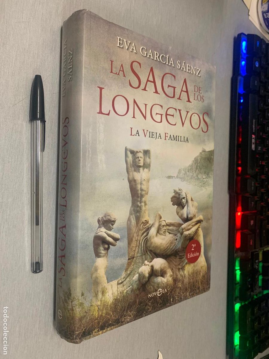 Libros de segunda mano: LA SAGA DE LOS LONGEVOS, LA VIEJA FAMILIA / EVA GARC&Iacute;A S&Aacute;ENZ / LA ESFERA DE LOS LIBROS 2012