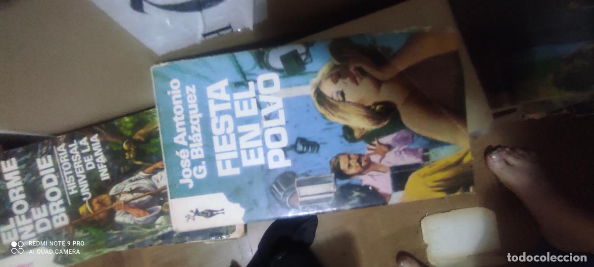 Libros de segunda mano: Fiesta en el polvo de Bl&aacute;zquez