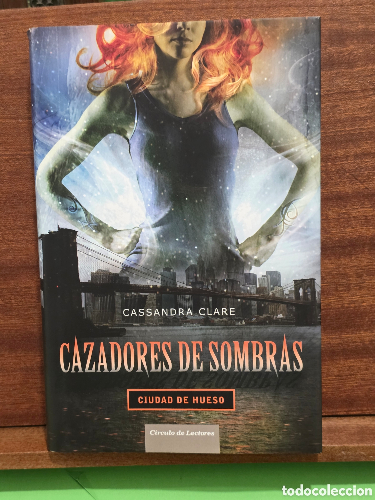 Libros de segunda mano: &rdquo;&rdquo;CAZADORES DE SOMBRAS&rdquo;&rdquo;...TOMO I...&rdquo;&rdquo;CIUDAD DE HUESO&rdquo;&rdquo;...CASSANDRA CLARE...CIRCULO DE LECTORES.....