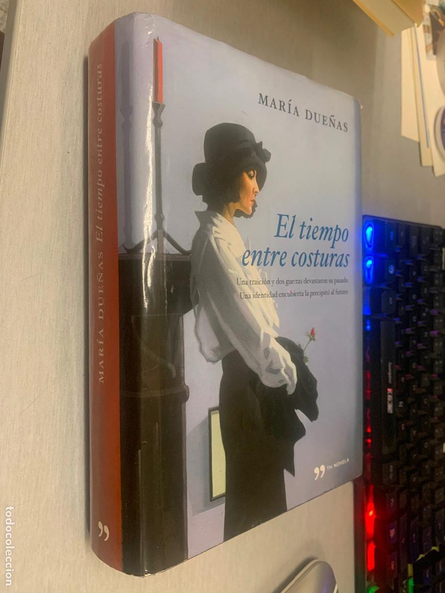 Libros de segunda mano: EL TIEMPO ENTRE COSTURAS / MAR&Iacute;A DUE&Ntilde;AS / TEMAS DE HOY 2012