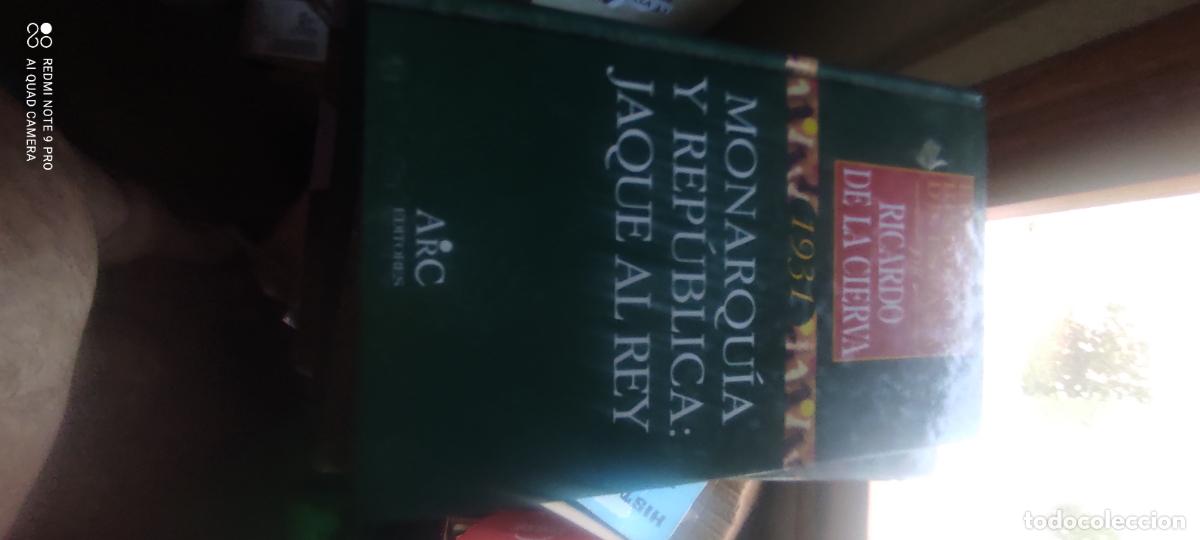 Libros de segunda mano: Monarqu&iacute;a y rep&uacute;blica. Jaque al Rey. Ricardo de la Cierva