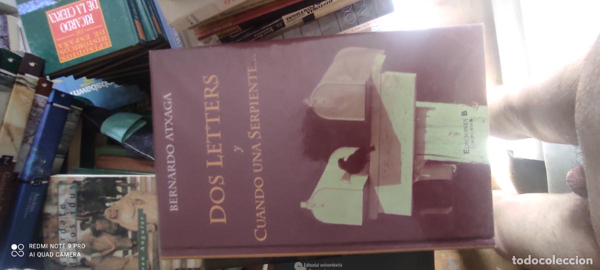 Libros de segunda mano: Dos letters y cuando una serpiente&hellip; BERNARDO ATXAGA-MUY BUEN ESTADO-