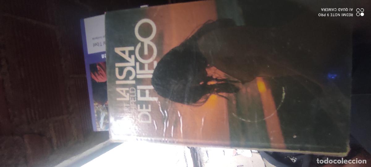 Second hand books: LA ISLA DE FUEGO. BURT HIRSCHFELD.