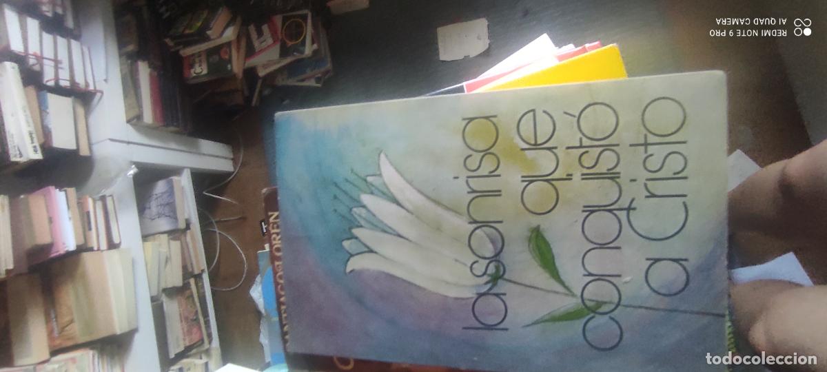 Libros de segunda mano: LA SONRISA QUE CONQUIST&Oacute; A CRISTO - SALAMANCA 1973 l