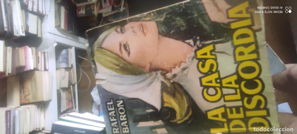 Libros de segunda mano: LA CASA DE LA DISCORDIA. RAFAEL BAR&Oacute;N. EDICIONES CID, 1965. PORTADA DE XELIA.