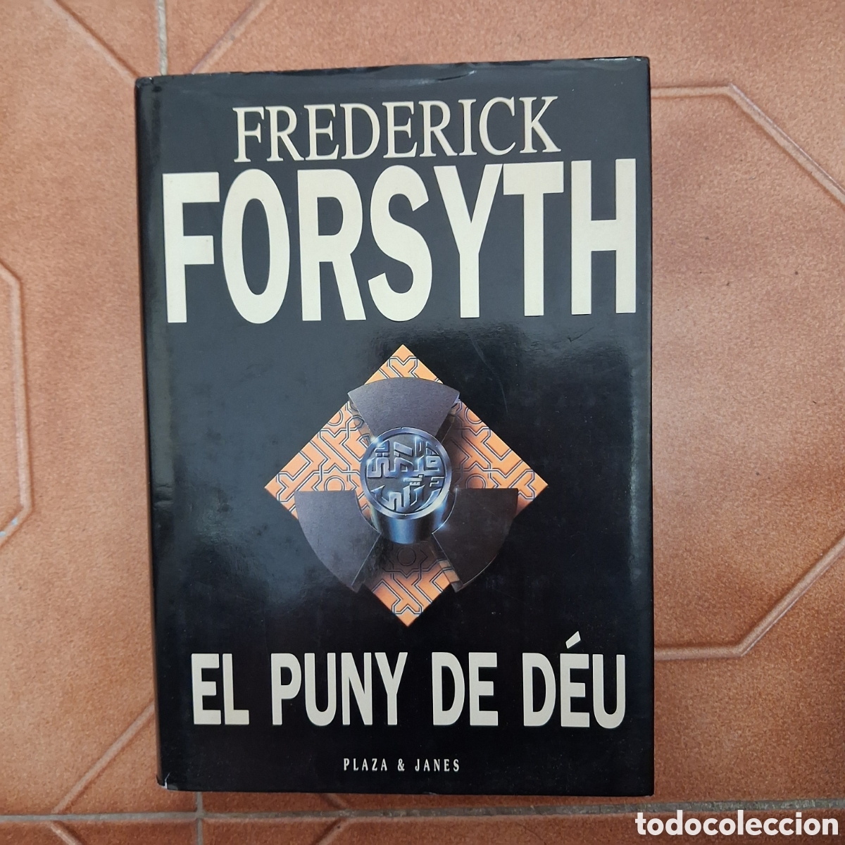 Second hand books: El puny de d&eacute;u FORSYTH (1a ed. 1994 Plaza i Jan&eacute;s)