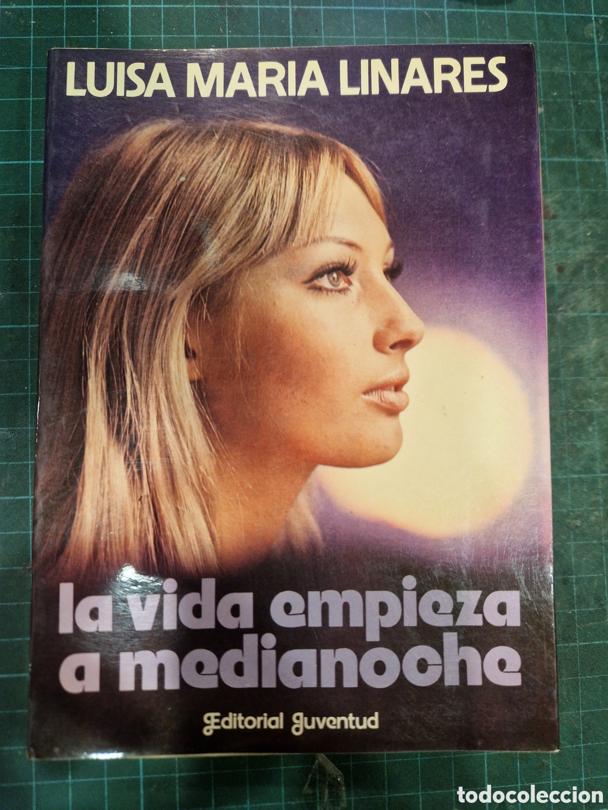 Libros de segunda mano: LINARES, Luisa Mar&iacute;a. La vida empieza a medianoche: Novela