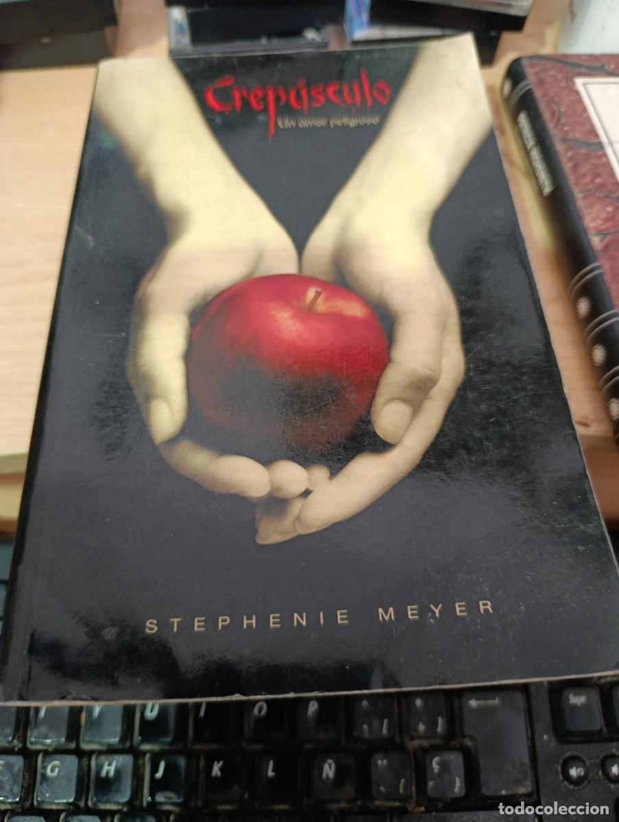 Libri di seconda mano: CREPUSCULO. STEPHENIE MEYER. EST33B1