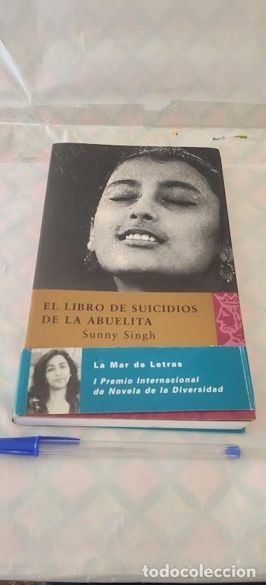 Libros de segunda mano: El libro de suicidios de la abuelita - Sunny Singh - El Cobre Ediciones Colecci&oacute;n La Diversidad 2003