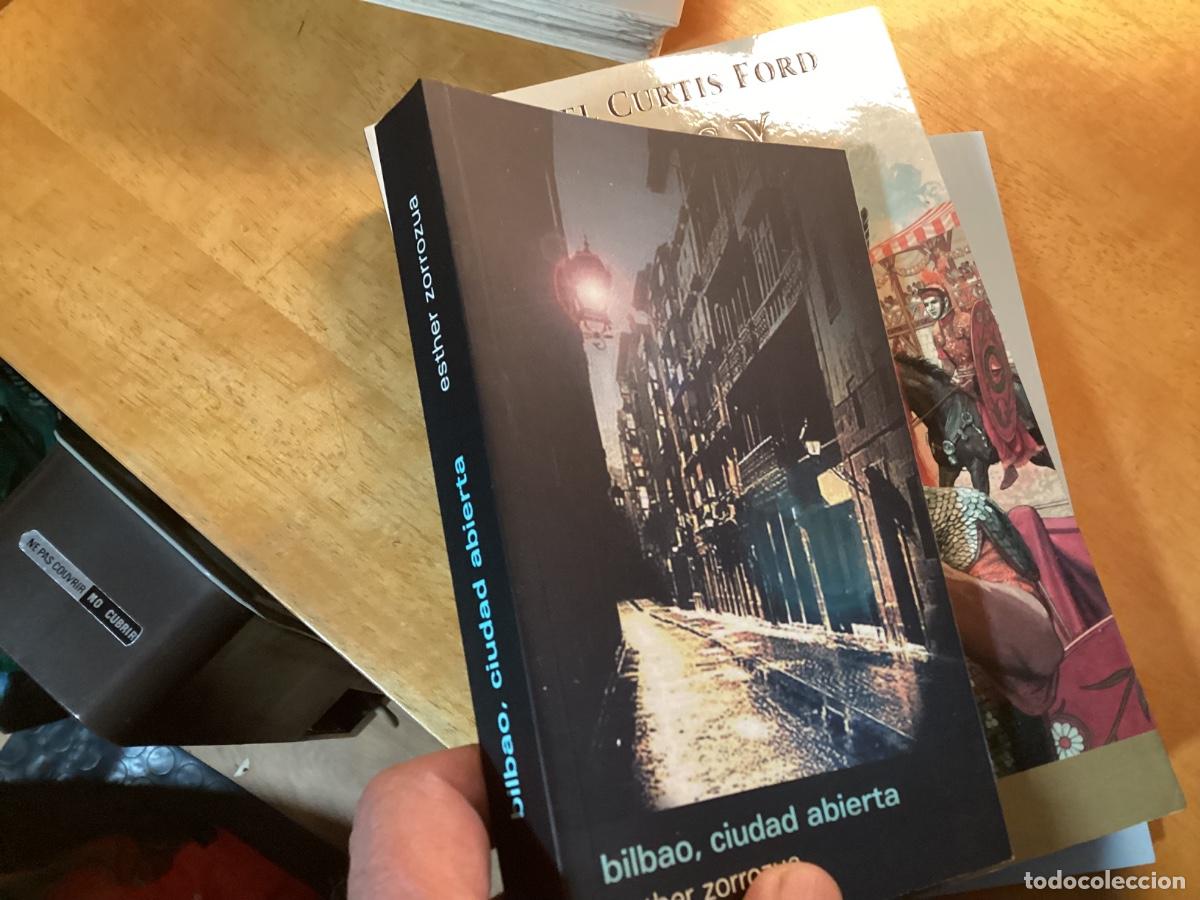 Libros de segunda mano: Bilbao, ciudad abierta - Esther Zorrozua Eguren COMO NUEVO