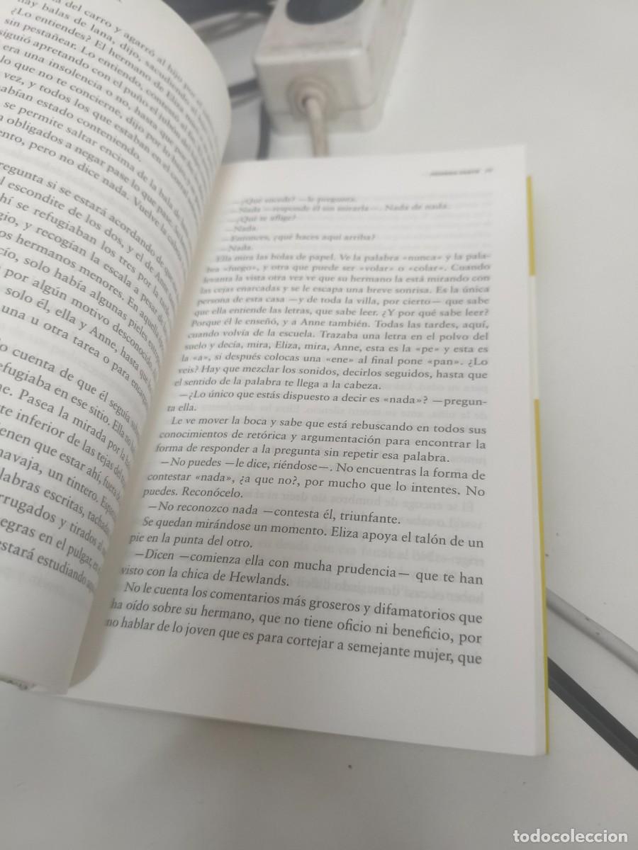 Libros de segunda mano: Hamnet (Maggie OFarrell) - Libros del Asteroide - Foto 5
