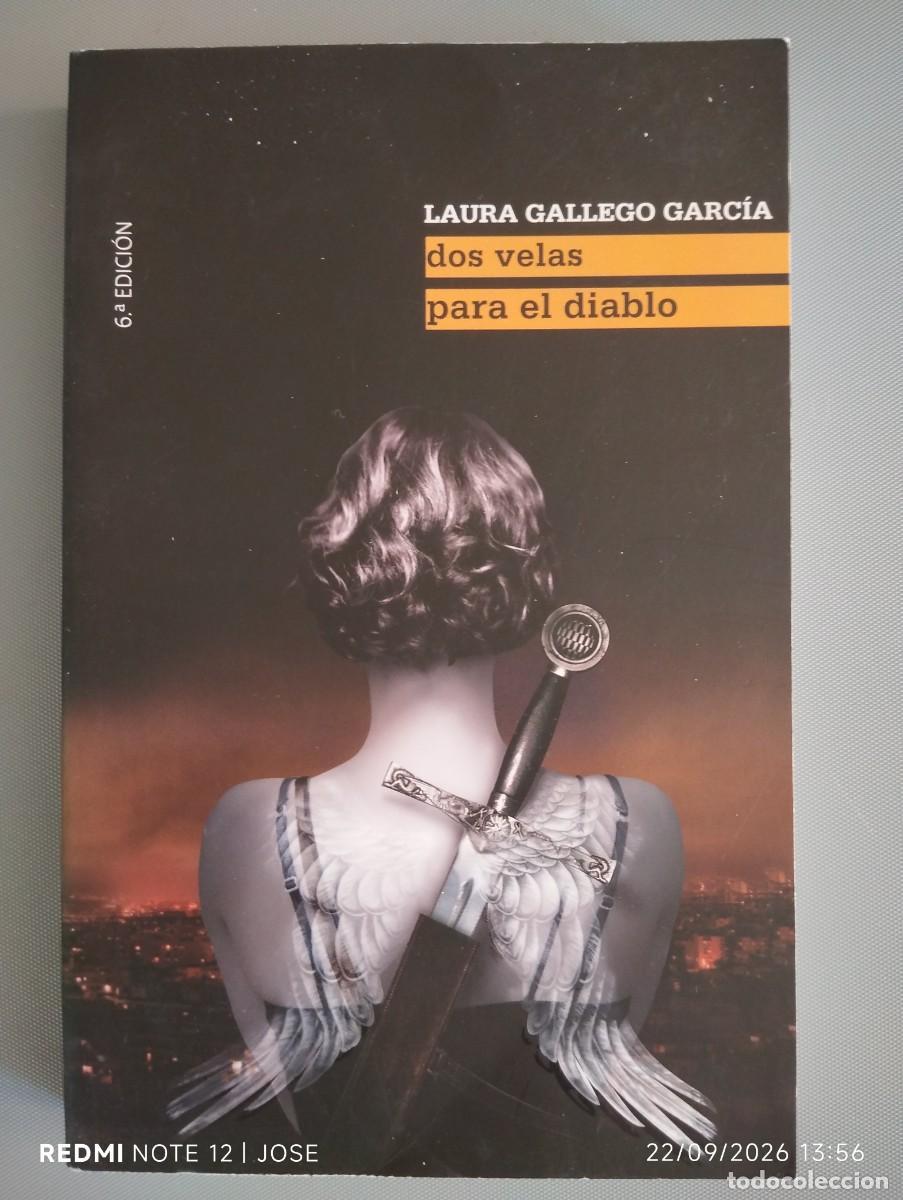 Libros de segunda mano: Novela Laura gallego garcia-dos velas para el diablo (654)