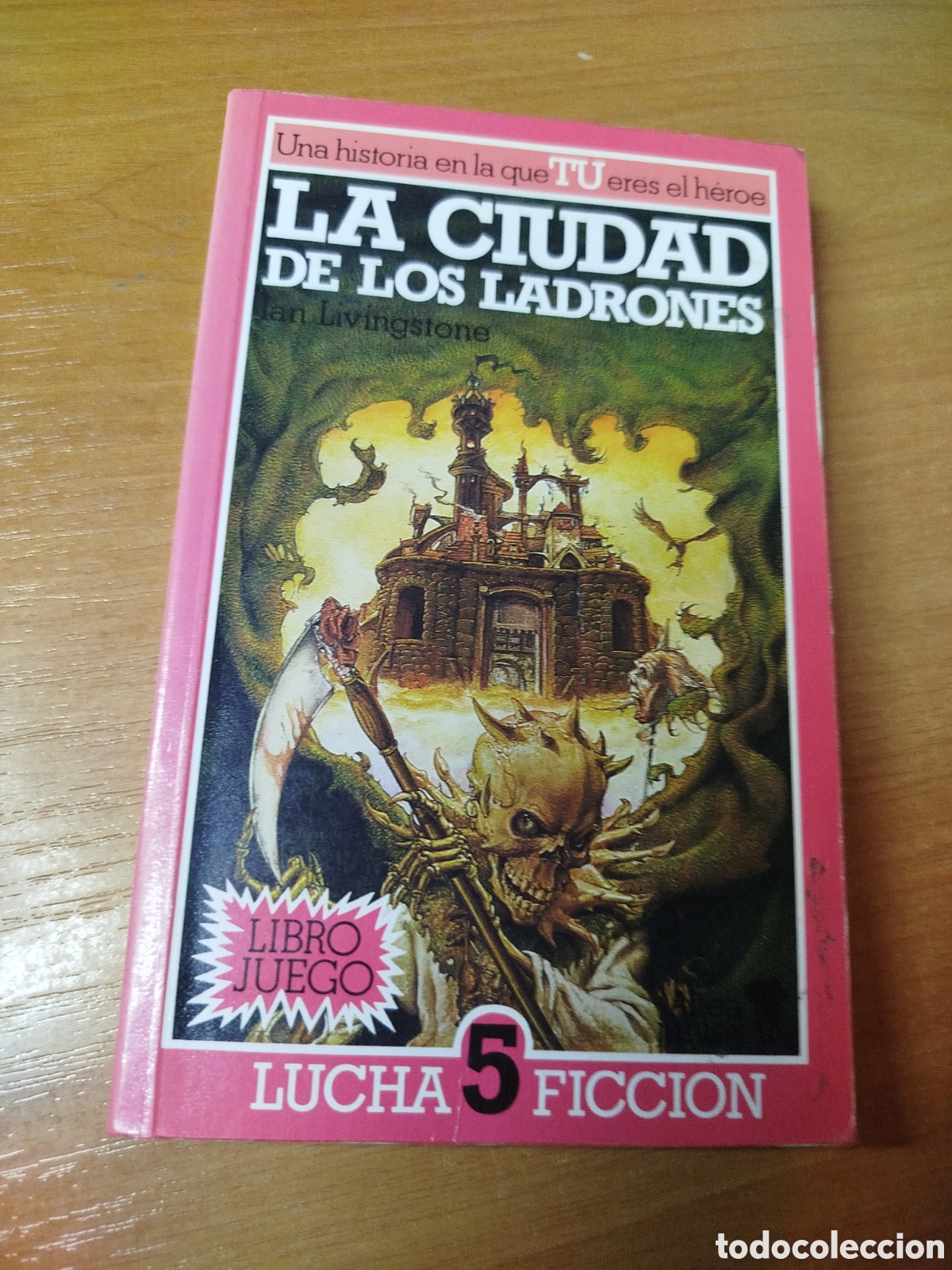 Libros de segunda mano: La ciudad de los ladrones. Land livingStone. Una historia en la que t&uacute; eres el h&eacute;roe.