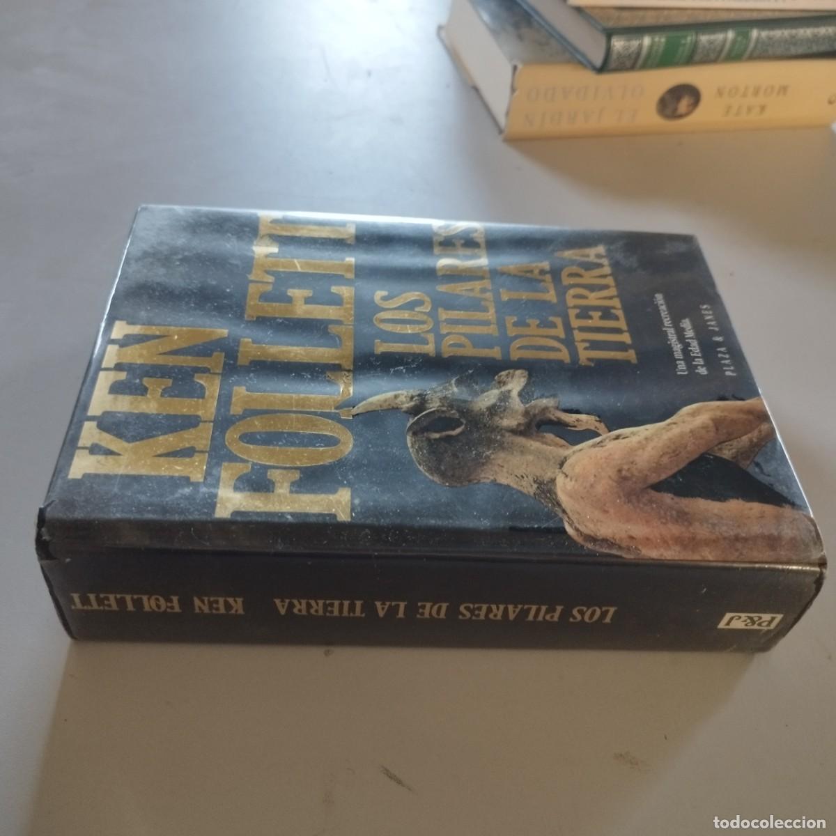 Libros de segunda mano: LOS PILARES DE LA TIERRA / KEN FOLLETT / GRAVOL 79 / PLAZA&JANES