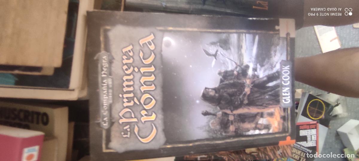 Libros de segunda mano: La Primera Cr&oacute;nica - Libro uno - La Compa&ntilde;ia negra - Glen Cook