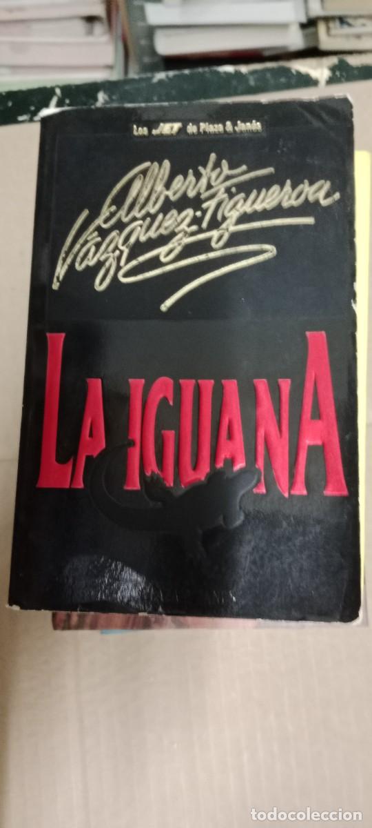 Libros de segunda mano: LA IGUANA ALBERTO VAZQUEZ FIGUEROA LIBRO CU-05