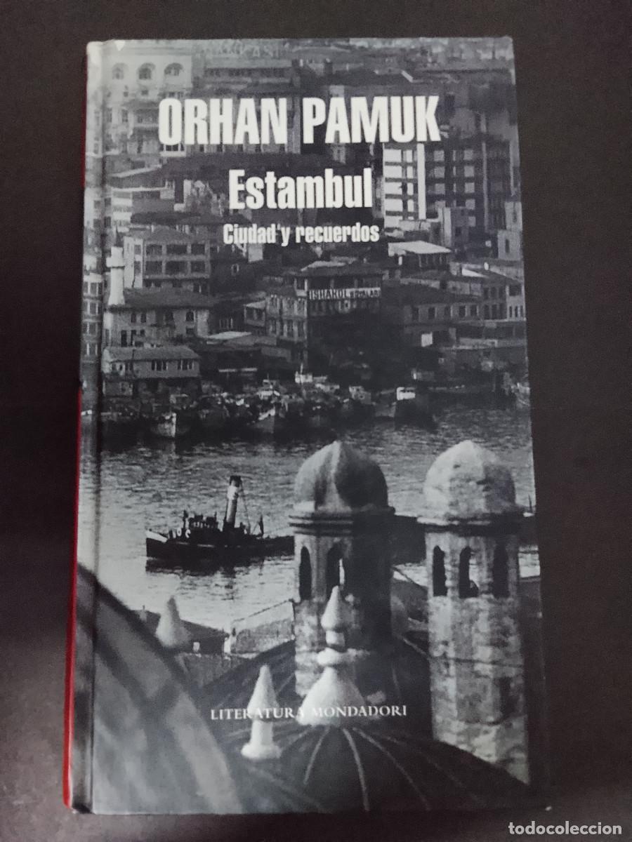 Libri di seconda mano: Orhan Pamuk: Estambul. Ciudad y recuerdos (Random House Mondadori. 2006)
