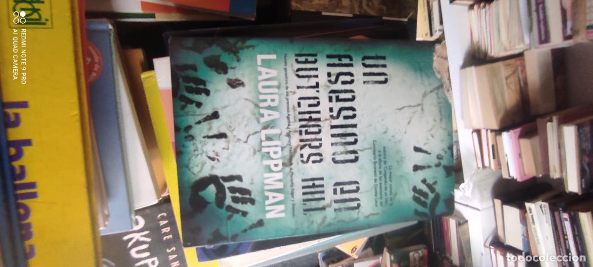 Libros de segunda mano: UN ASESINO EN BUTCHERS HILL - LAURA LIPPMAN - LA FACTOR&Iacute;A DE IDEAS -