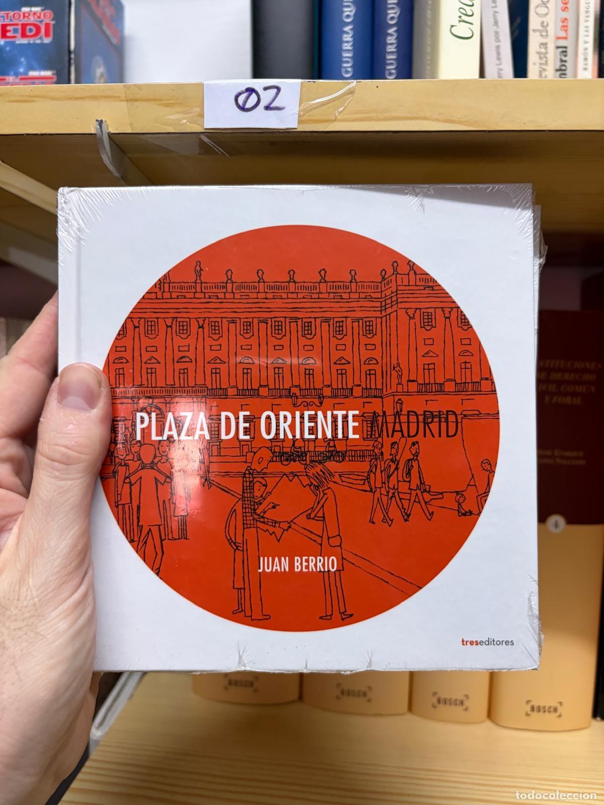 Libros de segunda mano: 02 Plaza de Oriente Madrid Juan Berrio Tres Editores
