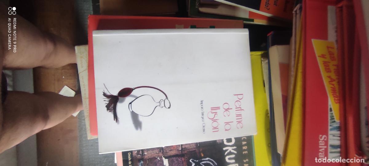 Libros de segunda mano: PERFUME DE LA ILUSI&Oacute;N - AMPARO ENR&Iacute;QUEZ OTERINO