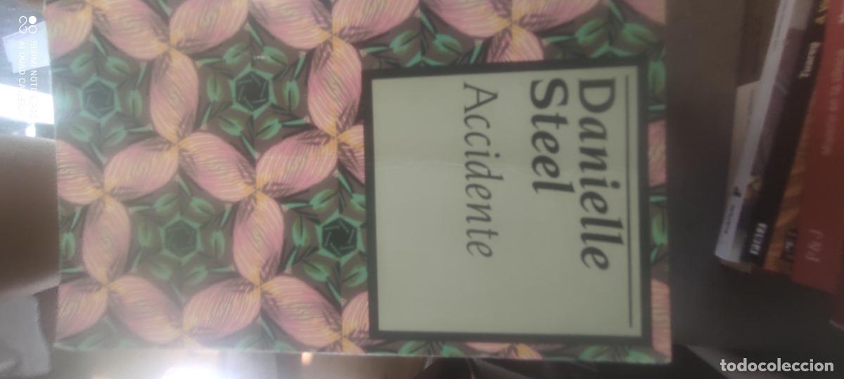 Libri di seconda mano: Accidente de D. Steele l