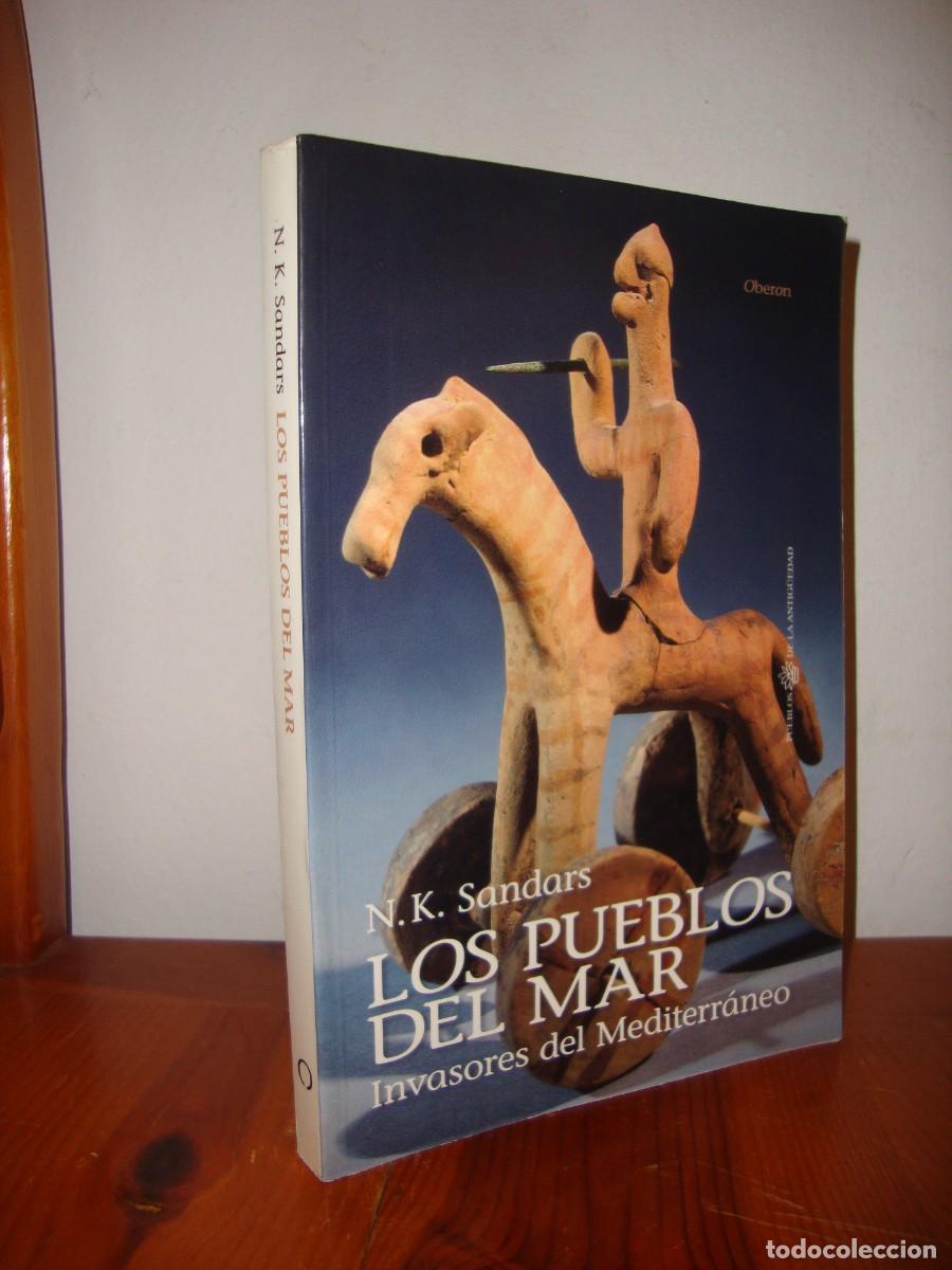 Libri di seconda mano: LOS PUEBLOS DEL MAR. INVASORES DEL MEDITERRANEO (OBERON EDICIONES) - N. K. SANDARS