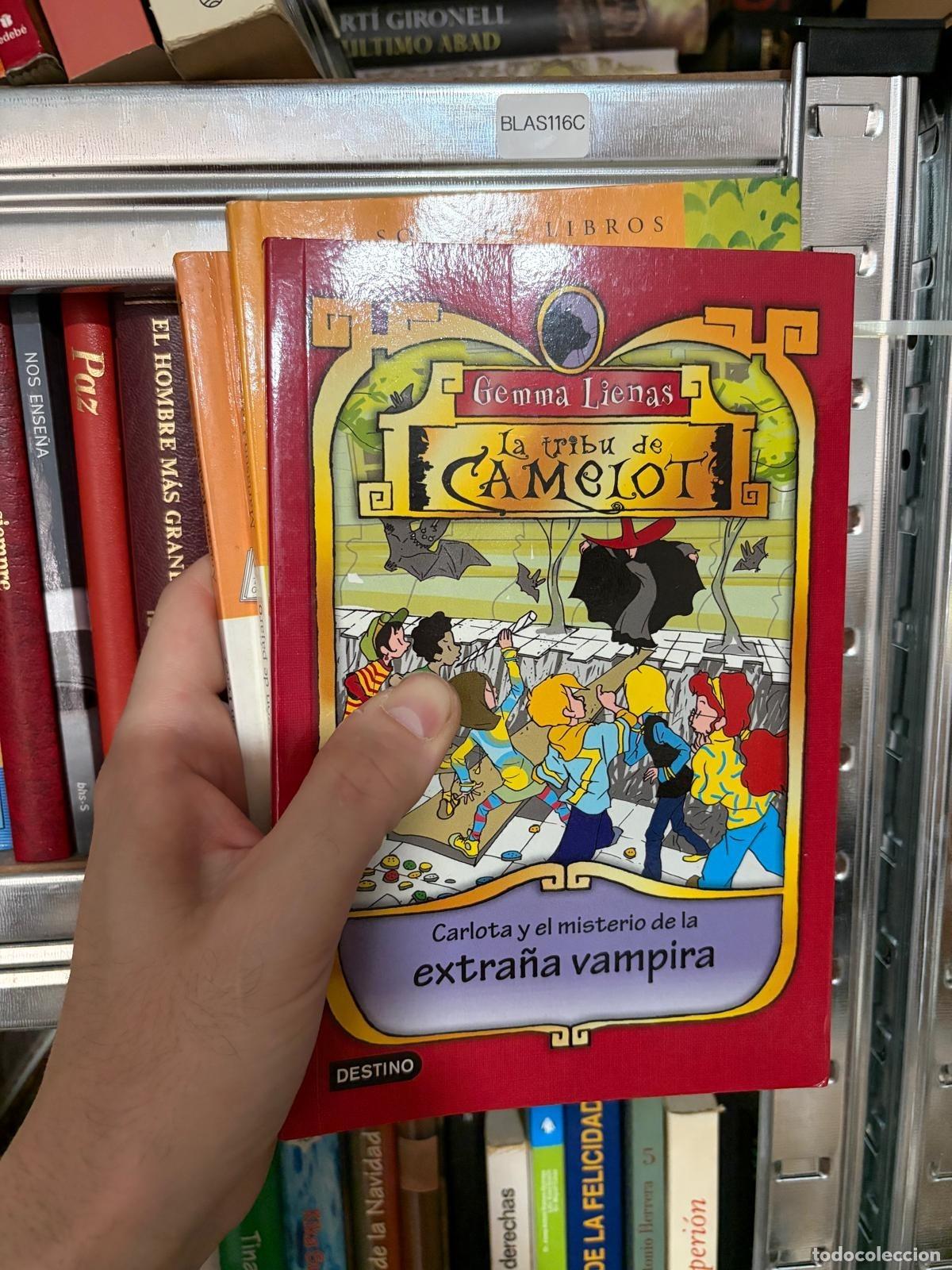 Libros de segunda mano: BLAS116C La tribu de Camelot - Carlota y la extra&ntilde;a vampira - Gemma Lienas