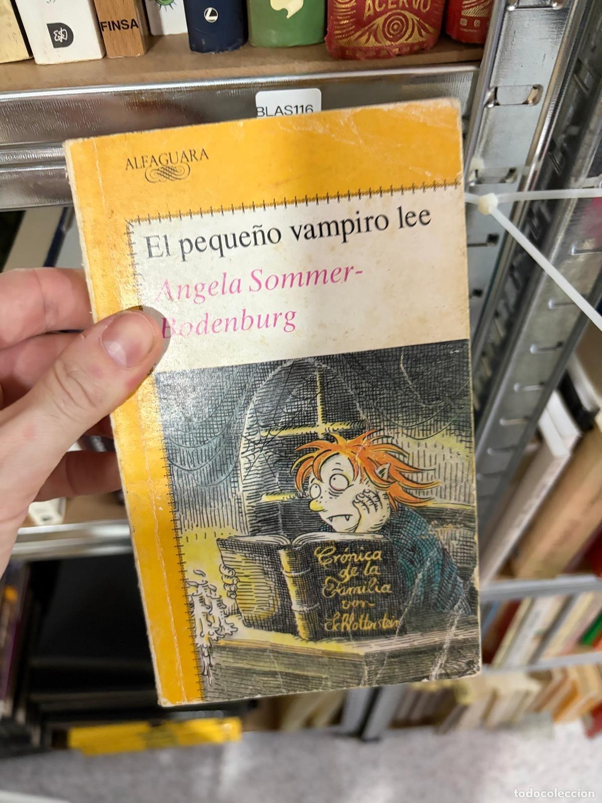 Libros de segunda mano: BLAS116 - Angela Sommer-Bodenburg - El peque&ntilde;o vampiro lee - Alfaguara
