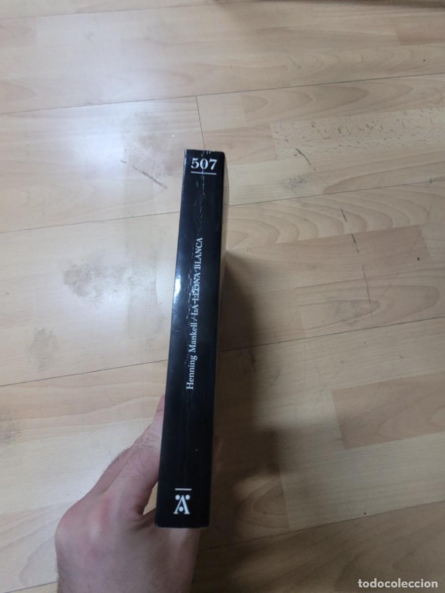 Libros de segunda mano: 2009.- LA LEONA BLANCA. MANKELL - Foto 6