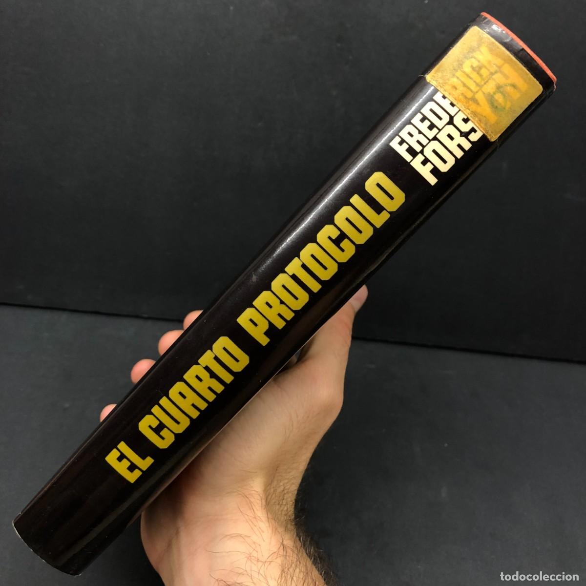 Libros de segunda mano: FREDERICK FORSYTH - EL CUARTO PROTOCOLO - C&Iacute;RCULO DE LECTORES / 522 - Foto 3