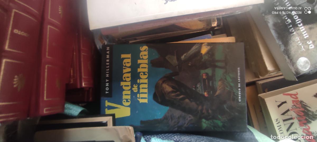 Libros de segunda mano: Vendaval de Tinieblas - Tony Hillerman - Edit. C&iacute;rculo de Lectores. 1992